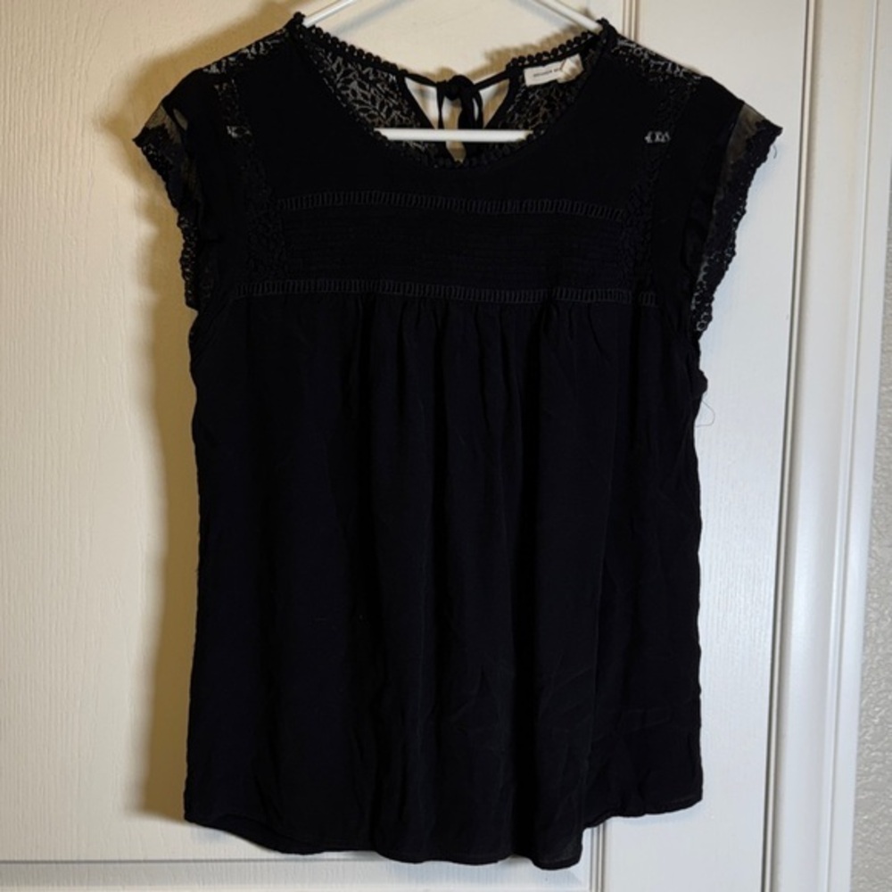 Anthropologie Meadow Rue Black Ruffle Sleeveless Blouse Size Large EUC #2224